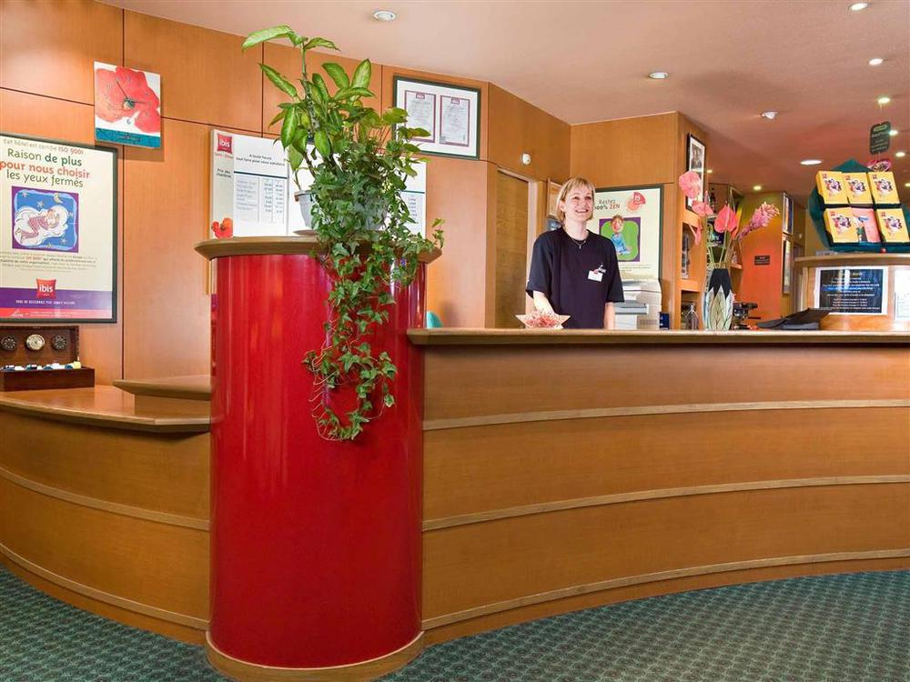 ホテル Ibis Saint Dizier エクステリア 写真