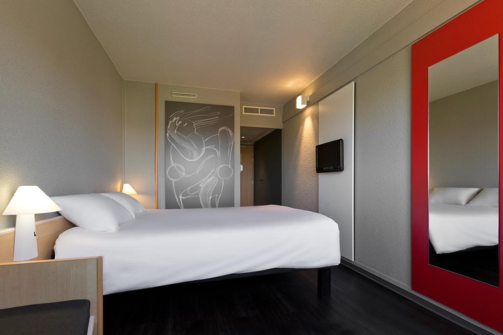 ホテル Ibis Saint Dizier 部屋 写真